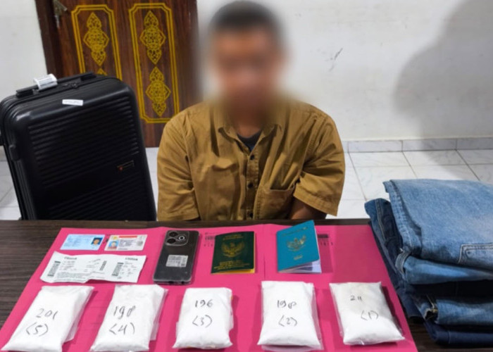 Gagal Terbang ke Jakarta, Kurir Aceh Ketahuan Selipkan 1 Kg Sabu di Lipatan Celana Jeans