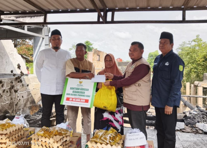 Baznas Riau Salurkan Bantuan Rp40 Juta ke Korban Kebakaran Simpang Bom Inhu