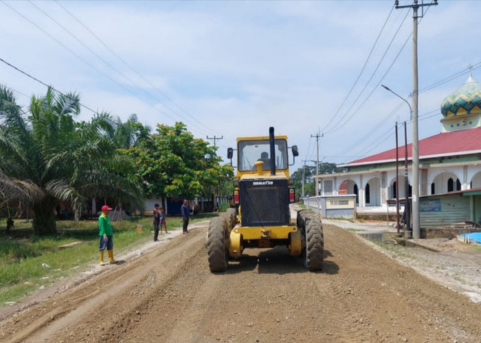 Jalan Cerenti–Air Molek Diperbaiki! Pemprov Riau Siap Tancap Gas demi Konektivitas Daerah