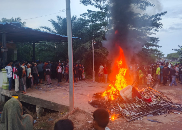 Warga Bakar Rumah Terduga Bandar Narkoba di Panipahan, Pengamat: Copot Kapolres Rohil