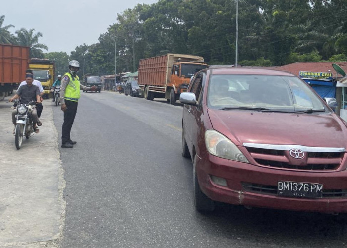 Perbaikan Pipa Picu Kemacetan Panjang di Jalur Lintas Riau-Sumut, Polantas Turun Tangan