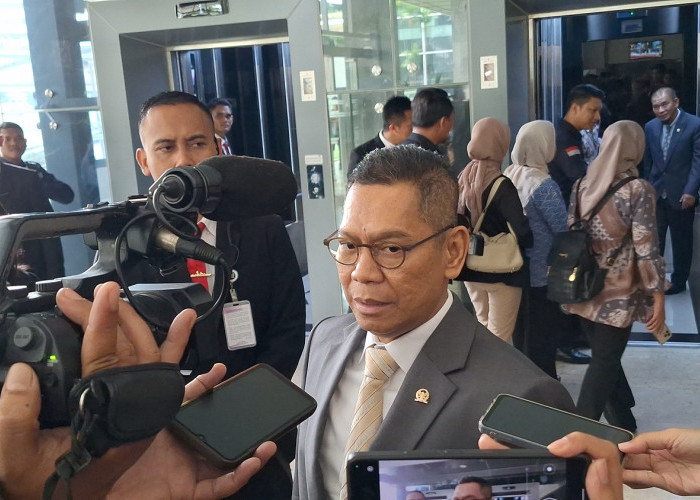 DPR RI Siap Revisi UU Hak Cipta, Polemik Royalti Lagu Jadi Sorotan