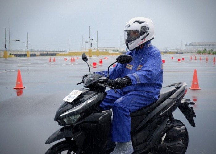 Awas Celaka! Tips Safety Riding Musim Hujan Ini Wajib Bikers Tahu Agar Tidak Jadi Bencana