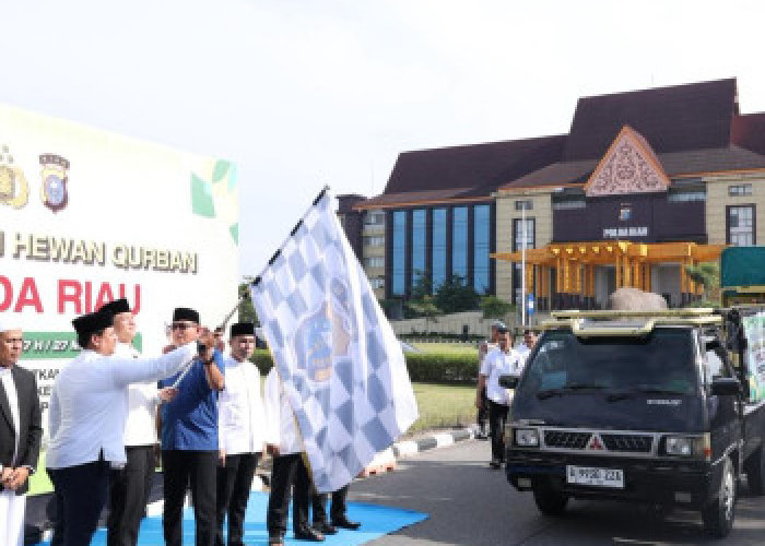 Polda Riau Salurkan 195 Ekor Hewan Kurban ke Kawasan Pelosok