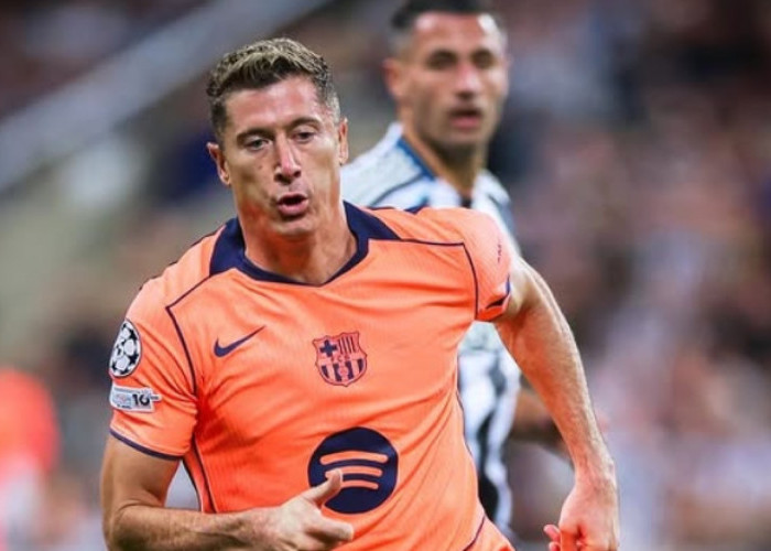 Lima Klub Berebut Tanda Tangan Lewandowski