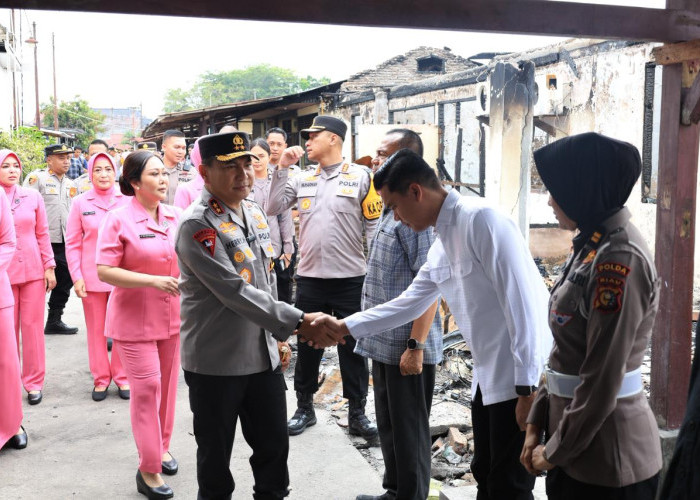 Kebakaran Aspol Pintu Angin, Kapolda Riau Pastikan Bantuan dan Pemulihan