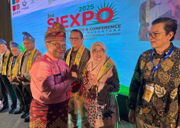 UIN Suska Riau Raih Penghargaan 'Universitas Sahabat Sawit Indonesia' di Ajang SIE-XPO 2025