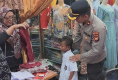 Seragam Harapan Bocah SD di Dumai: Kala Polisi Hadir saat Token Listrik Berbunyi Pilu