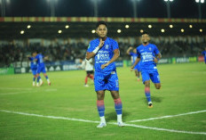 PSPS Pekanbaru Hajar Persekat Tegal 2-0! Antonio Gamaroni Cetak Gol Perdana, Stadion Rumbai Bergemuruh