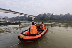 Usai Standing Motor Jatuh ke Sungai Kampar, Jasad Rifki Marwanda Belum Ditemukan