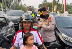 Kabut Asap Pekanbaru Membahayakan, Polresta Bagikan 1.700 Masker Gratis